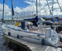 Bavaria 42-Cruiser-Gebrauchtyacht-Sailing-World-Yachtbrokers-1