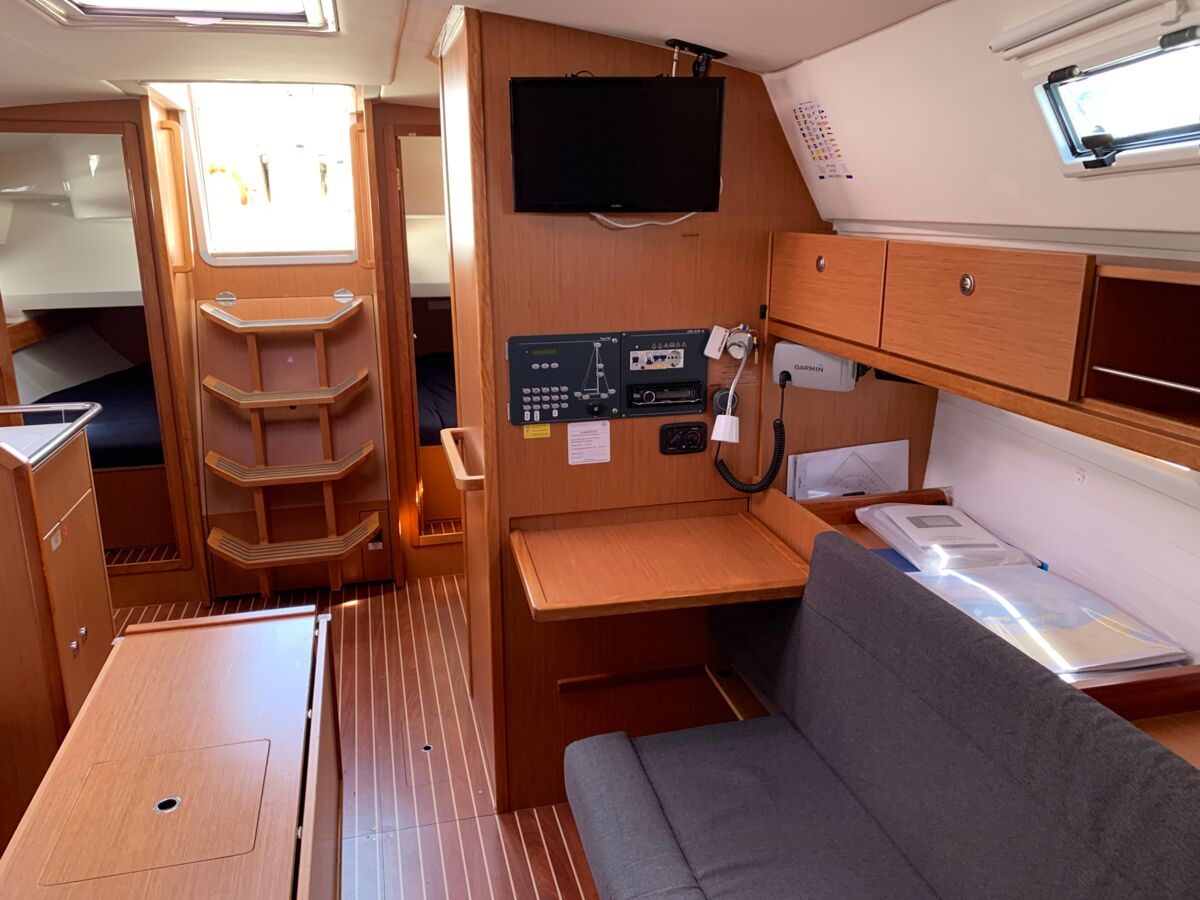 Bavaria Cruiser 36-3 Sailing World Yachtmakler 10