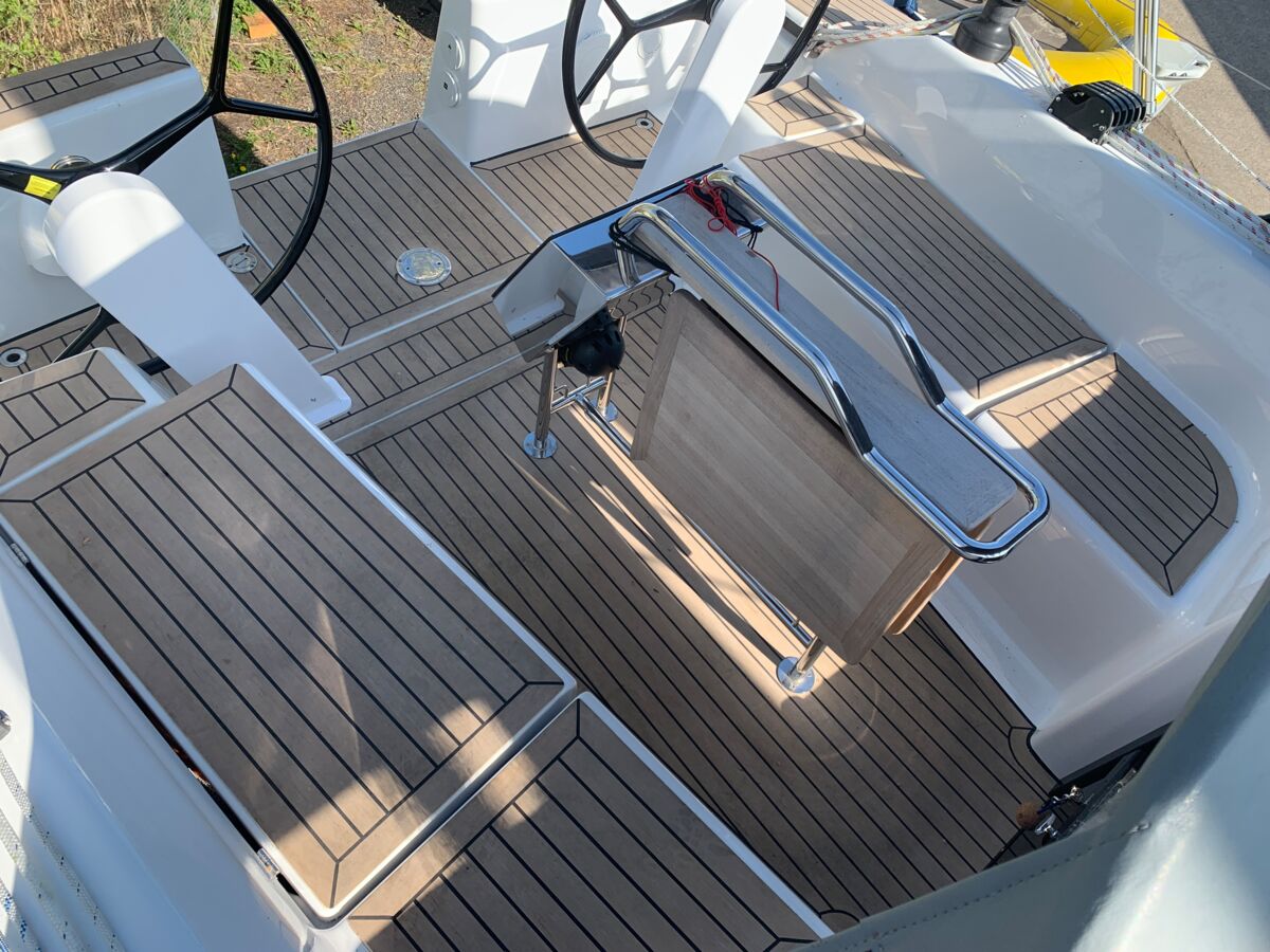 Hanse 348