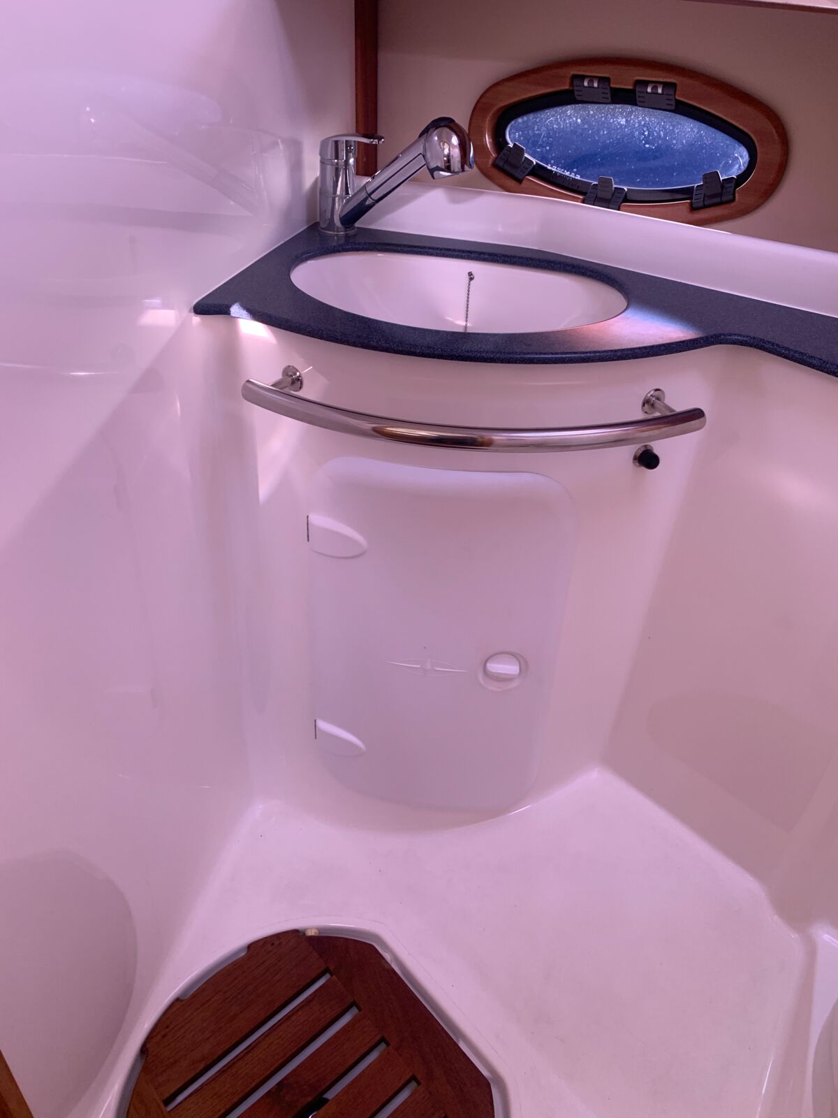 Motoryacht Bavaria 29 Sport Sailing World Yachtbrokers Heiligenhafen 17