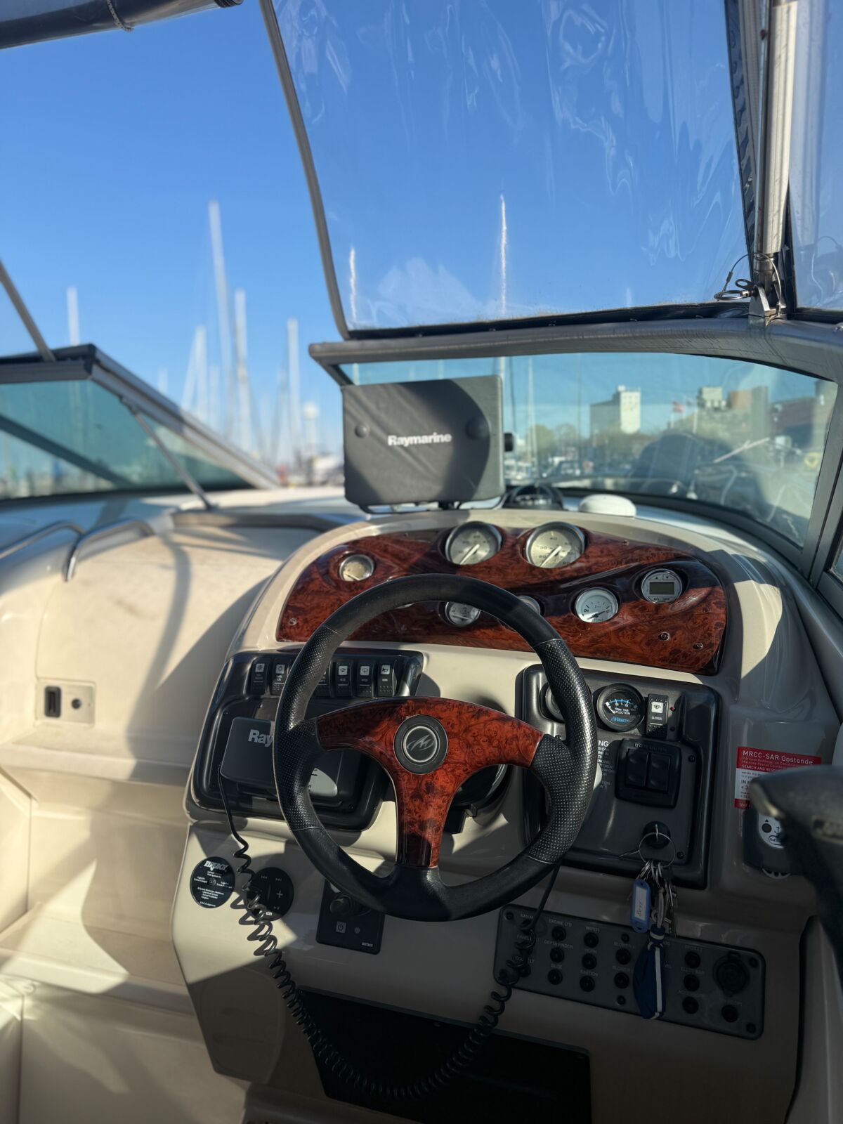 Motoryacht Monterey 270 Cruiser Sailing World Yachtmakler 20