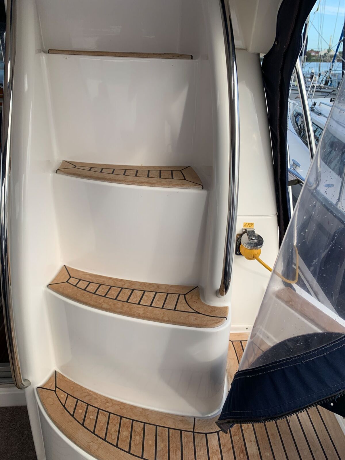 Motoryacht Nimbus 380 Carisma Fly Sailing World Yachtbrokes Heiligenhafen 54