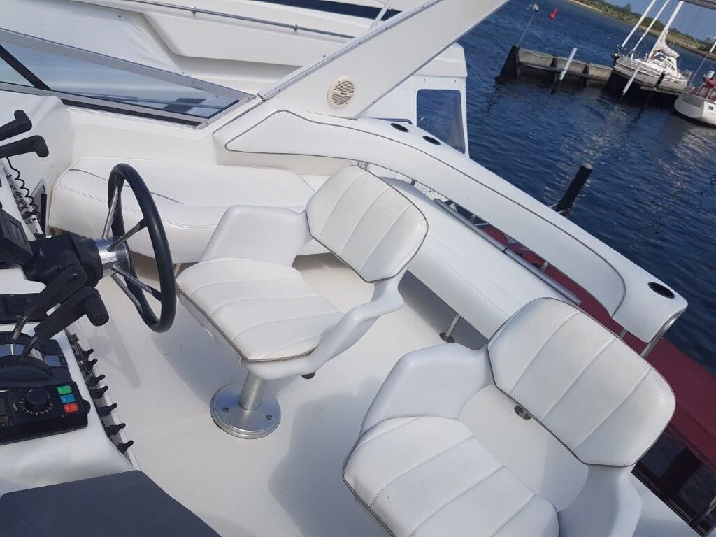 Motoryacht Sea Ray 370 DB Sailing World Yachtmakler Heiligenhafen 6