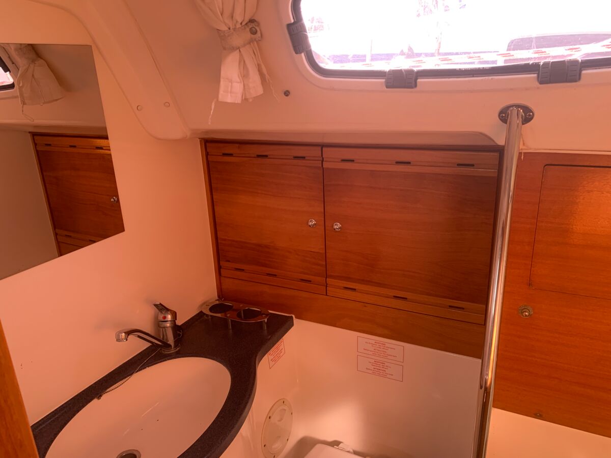 Sailing Yacht Bavaria 40 Cruiser Sailing World Yachtmakler Heiligenhafen 23
