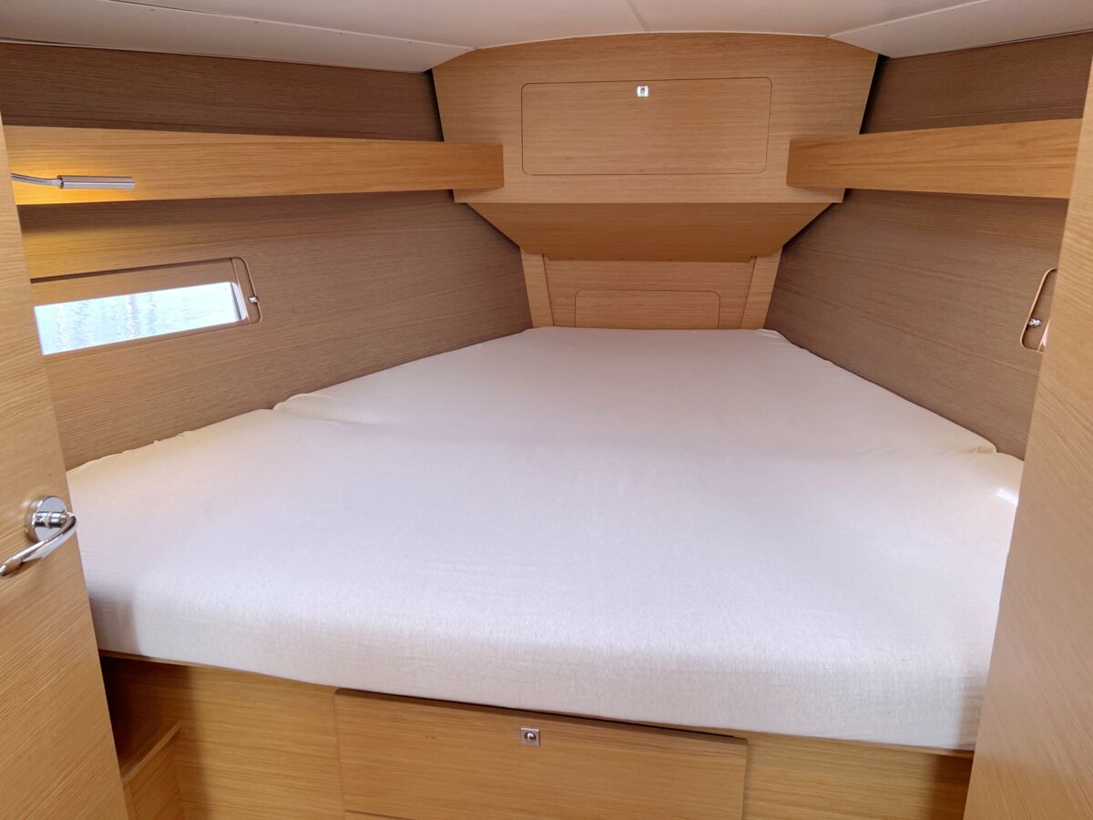 Sailing Yacht Dufour 382 Sailing World Yachtbrokers Heiligenhafen 6