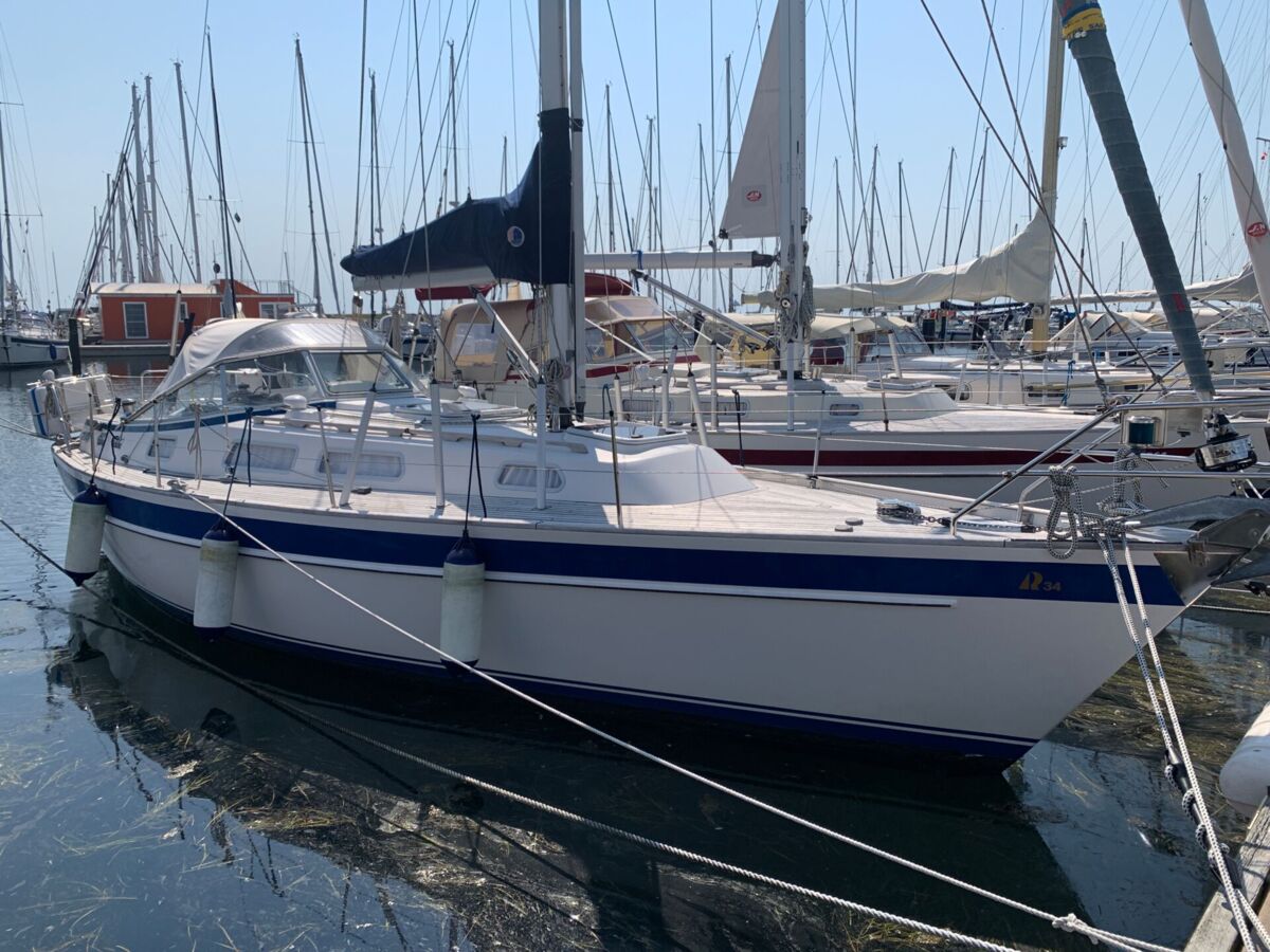 Sailing Yacht Hallberg-Rassy 34 Sailing World Yachtmakler Heiligenhafen 78