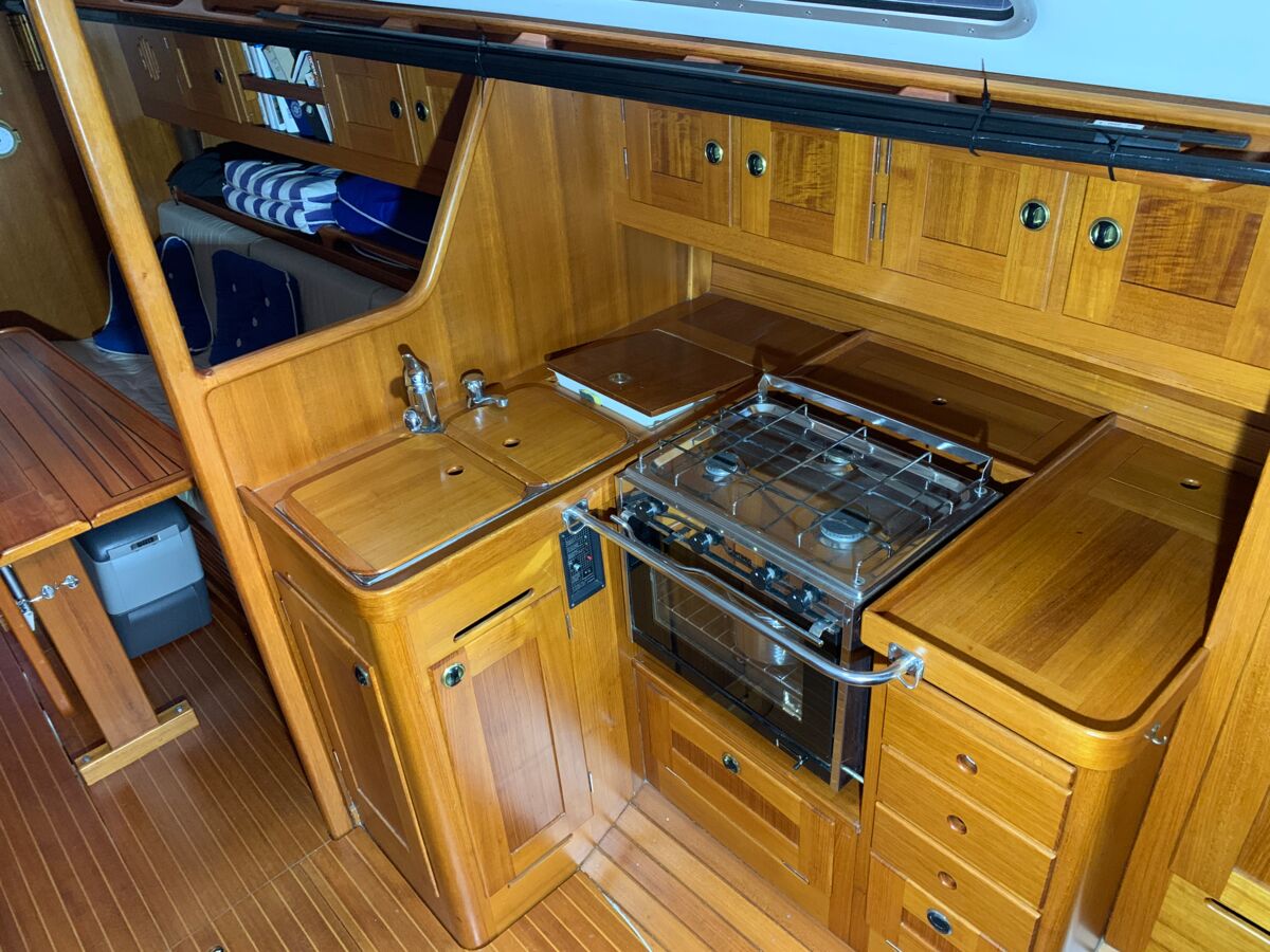 Sailing Yacht Wasa 370 Sailing World Yachtbrokers 10