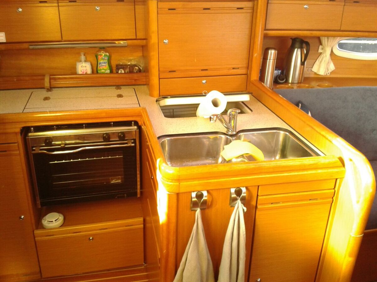 Segelyacht Bavaria 34 Cruiser Sailing World Yachtmakler Heiligenhafen 11
