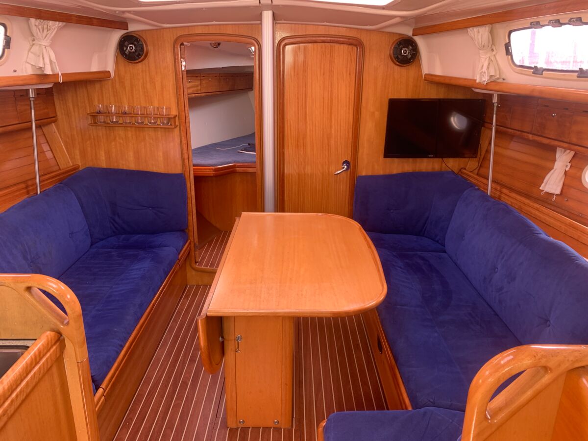 Segelyacht Bavaria 37 Cruiser Sailing World Yachtbrokers Heiligenhafen 4