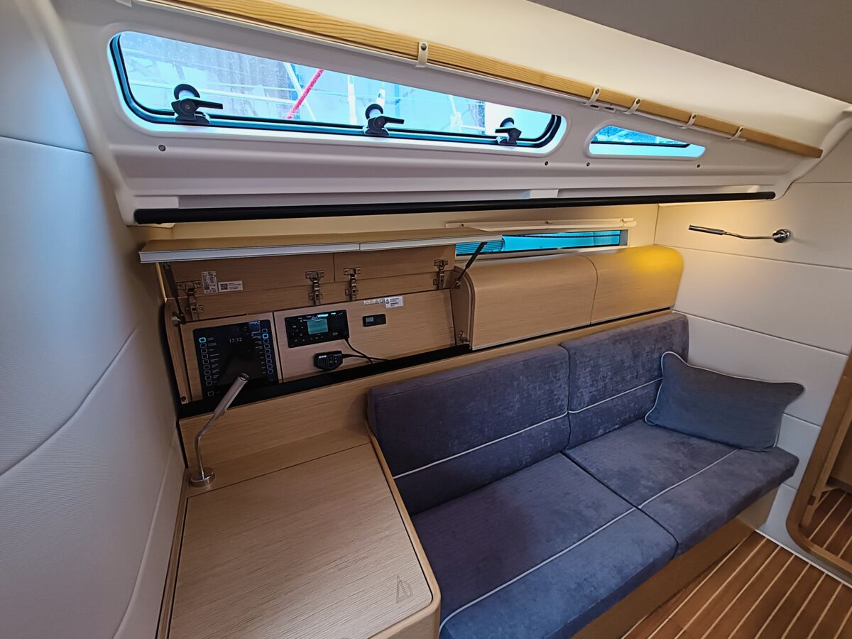 Segelyacht Dehler 38 SQ Sailingworld Yachtmakler 12