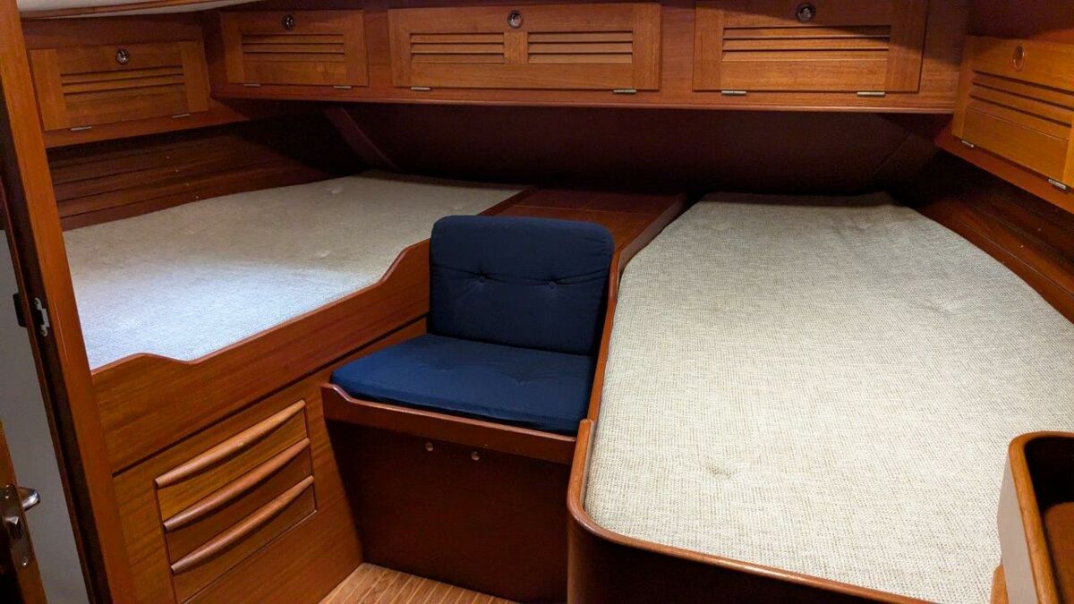 Segelyacht Hallberg-Rassy 45 Sailing World Yachtmakler   (36)