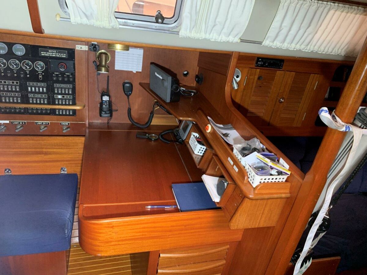 Segelyacht Hallberg-Rassy 45 Sailing World Yachtmakler   (4)