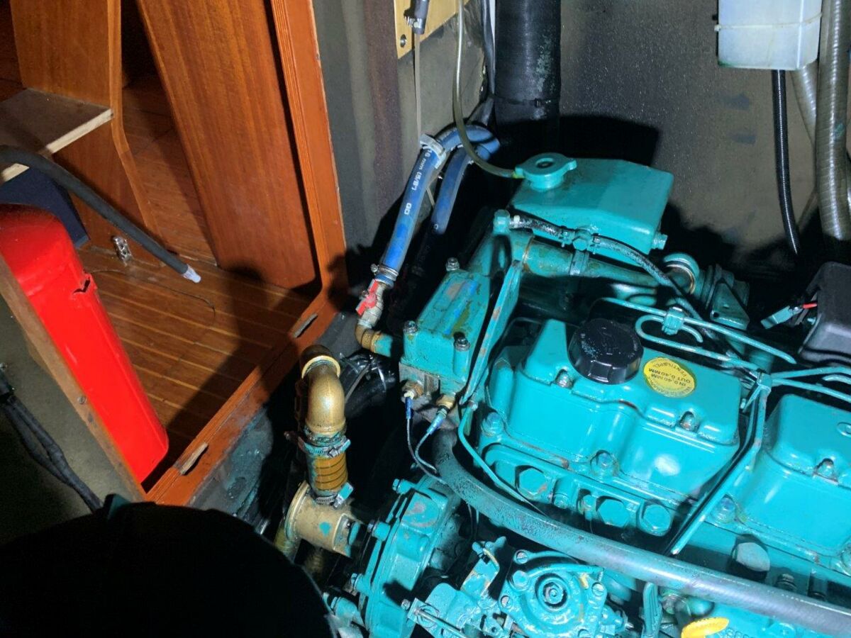 Segelyacht Hallberg-Rassy 45 Sailing World Yachtmakler   (51)