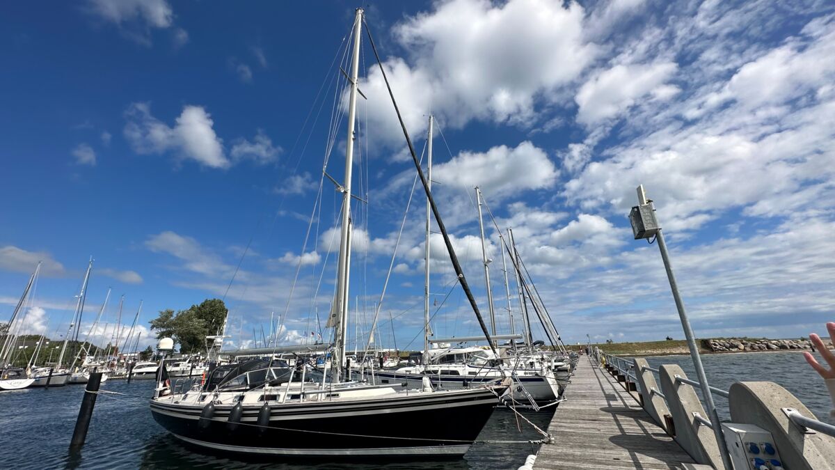 Segelyacht Hallberg-Rassy 45 Sailing World Yachtmakler Heiligenhafen 2
