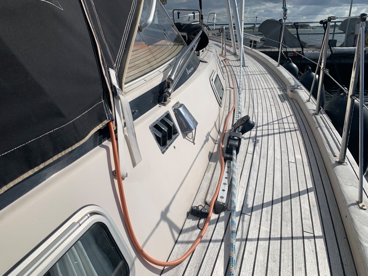 Segelyacht Hallberg-Rassy 45 Sailing World Yachtmakler Heiligenhafen 25
