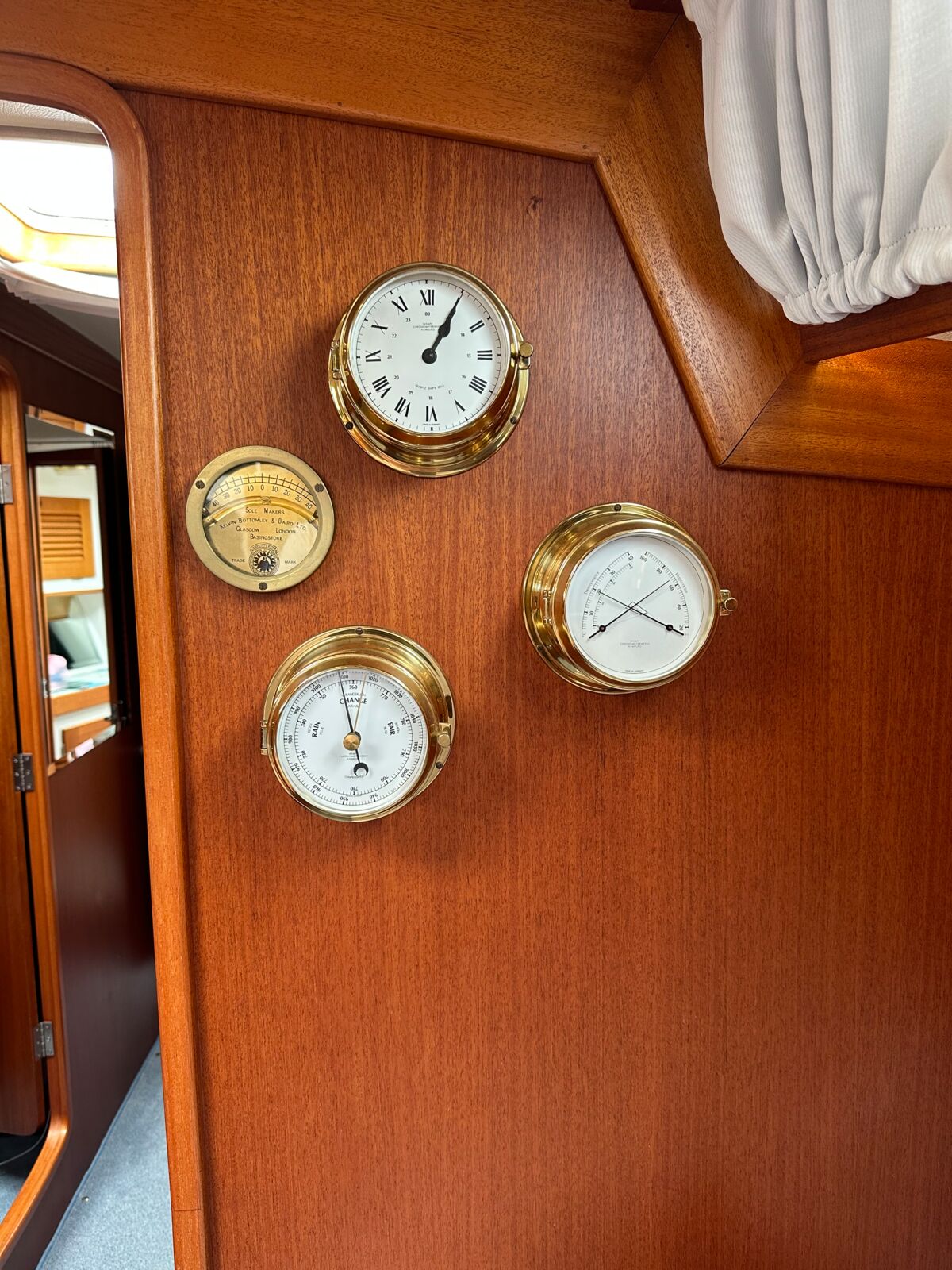 Segelyacht Hallberg-Rassy 45 Sailing World Yachtmakler Heiligenhafen 62-1