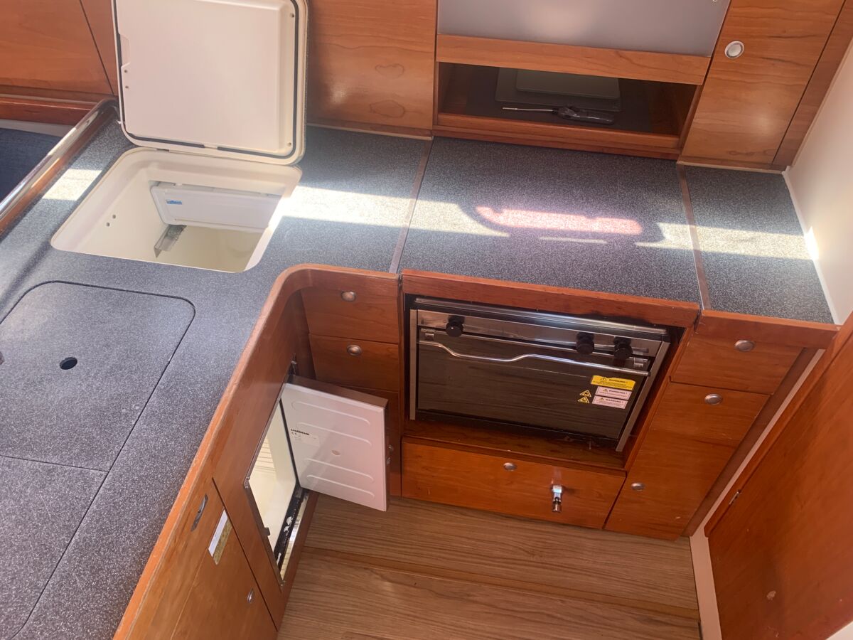 Segelyacht Hanse 370 Sailing World Yachtbrokers Heiligenhafen 5