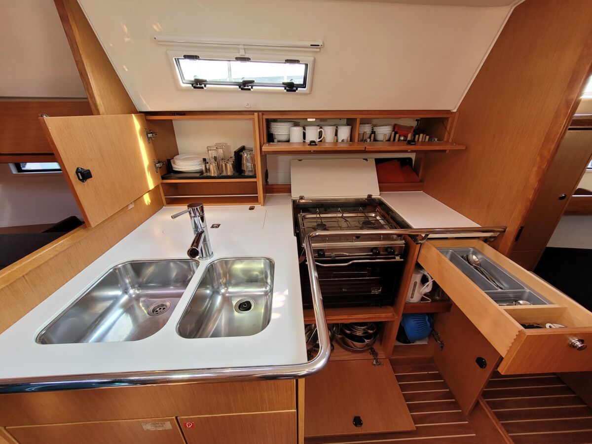 Bavaria Cruiser 36-3 Sailing World Yachtmakler 21