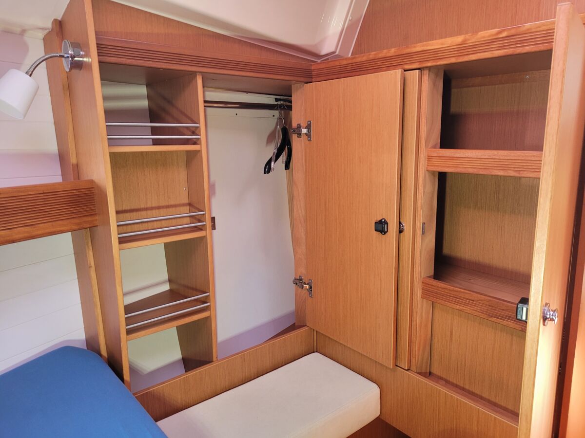 Bavaria Cruiser 36-3 Sailing World Yachtmakler 35