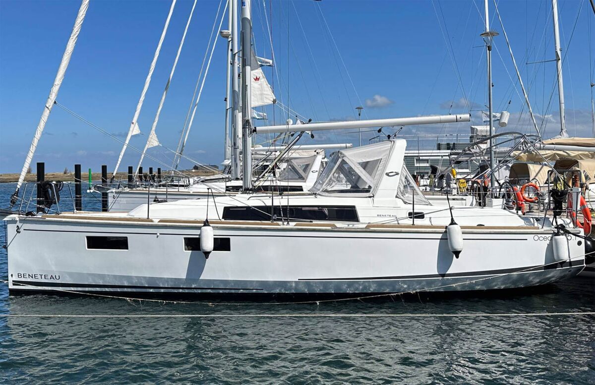 Beneteau Oceanis 35.1 Sailing World Yachtmakler 1