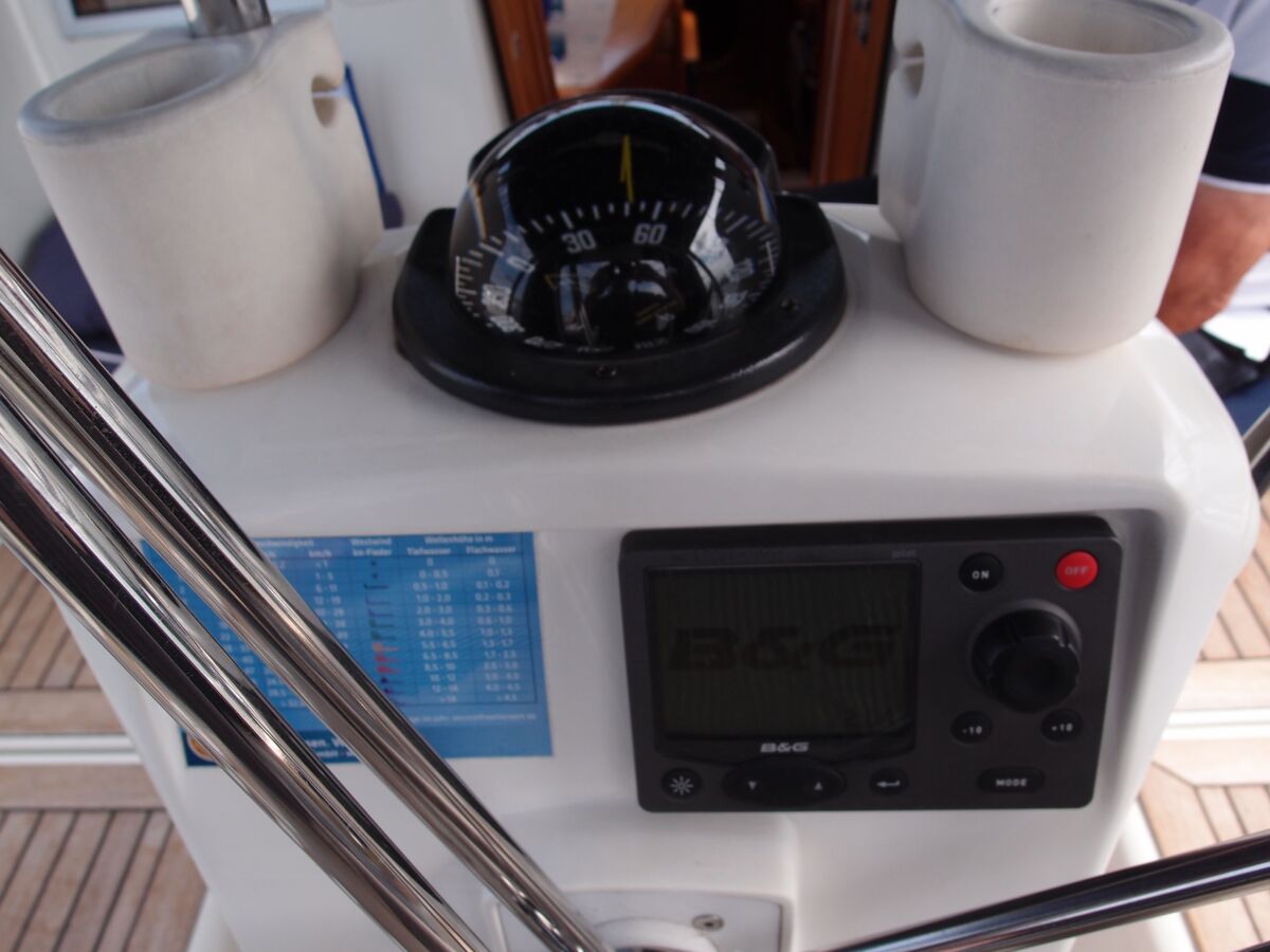 Degeroe38DS-Sailing-World-Yachtbrokers-28