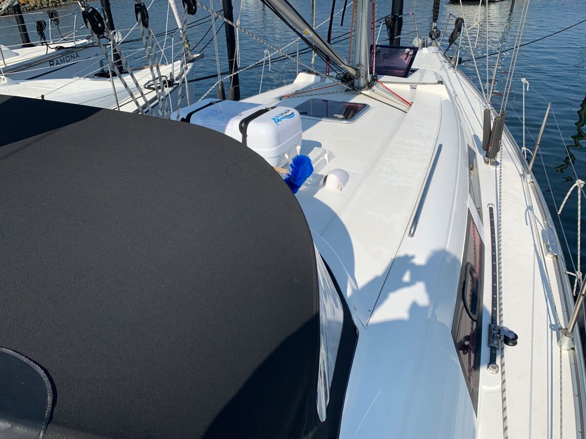 Hanse 370