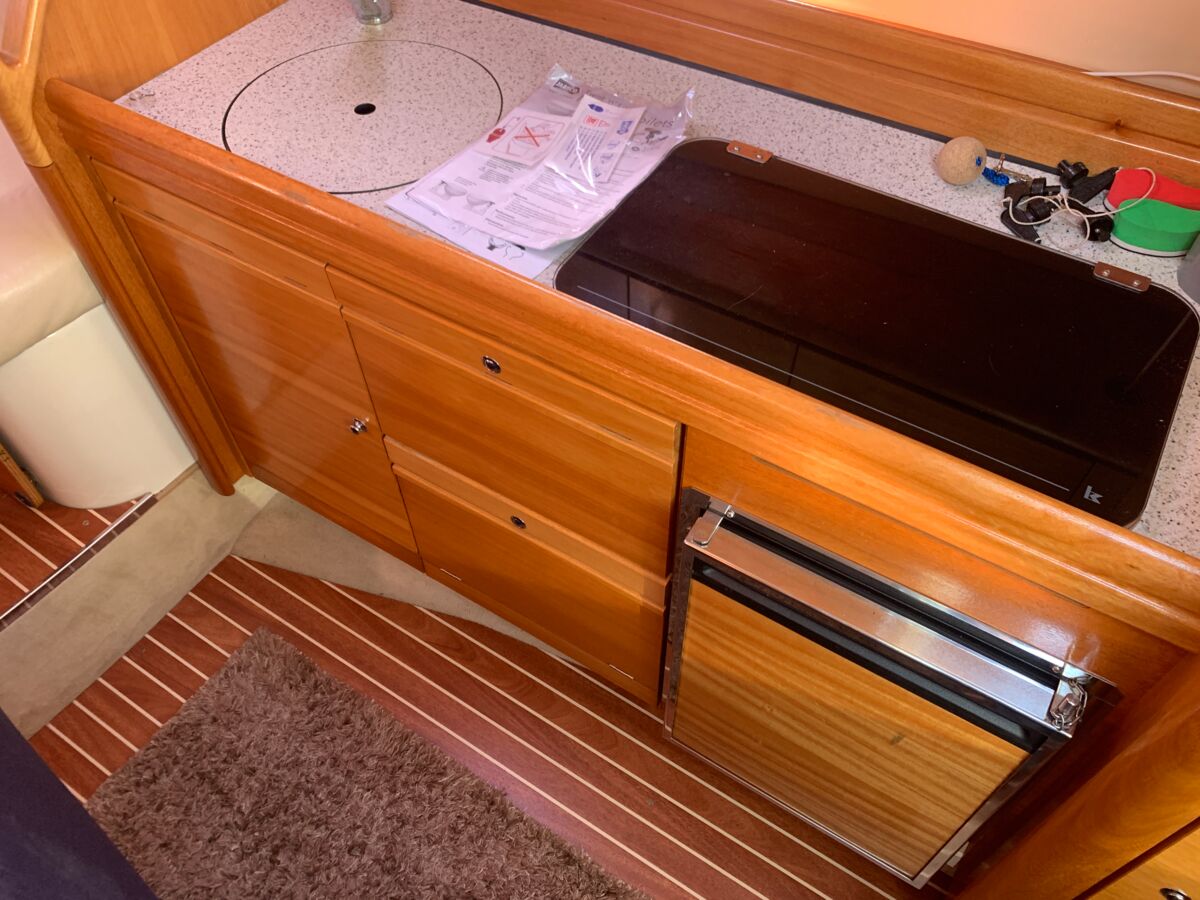 Motoryacht Bavaria 29 Sport Sailing World Yachtbrokers Heiligenhafen 7