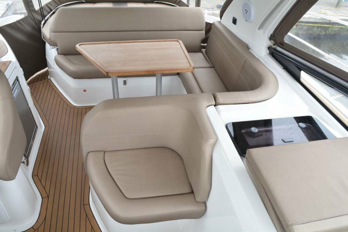 Motoryacht Bavaria Sport 35 Sailing World Yachtmakler Heiligenhafen 8