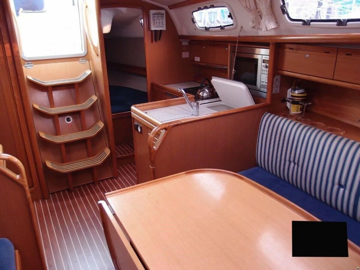 Sailing Yacht Bavaria 34 Cruiser Sailing World Yachtbrokers Heiligenhafen 2
