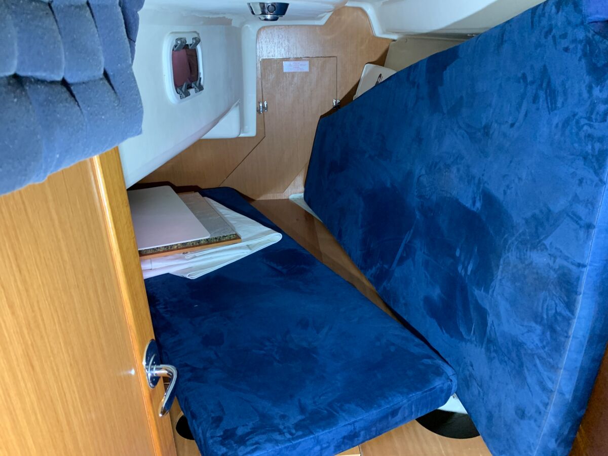 Sailing Yacht Bavaria 34 Cruiser Sailing World Yachtbrokers Heiligenhafen 71
