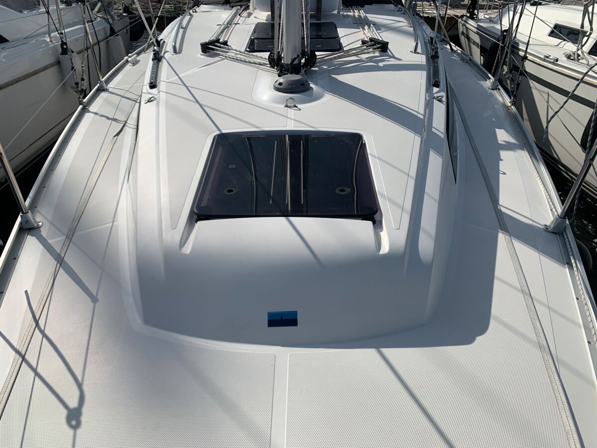 Sailing Yacht Bavaria Cruiser 34 Sailing World Yachtbrokers Heiligenhafen 11