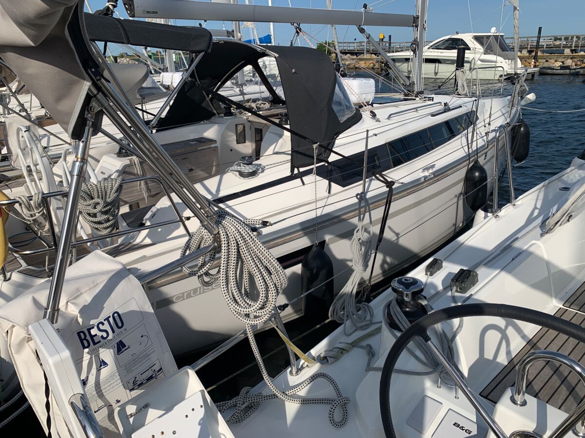 Sailing Yacht Bavaria Cruiser 34 Sailing World Yachtbrokers Heiligenhafen 4