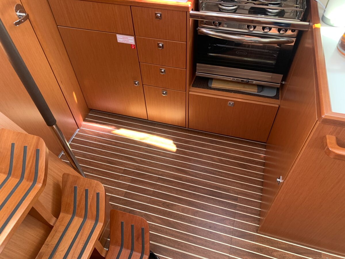 Sailing Yacht Bavaria Cruiser 38 Sailing World Yachtbrokers Heiligenhafen 17