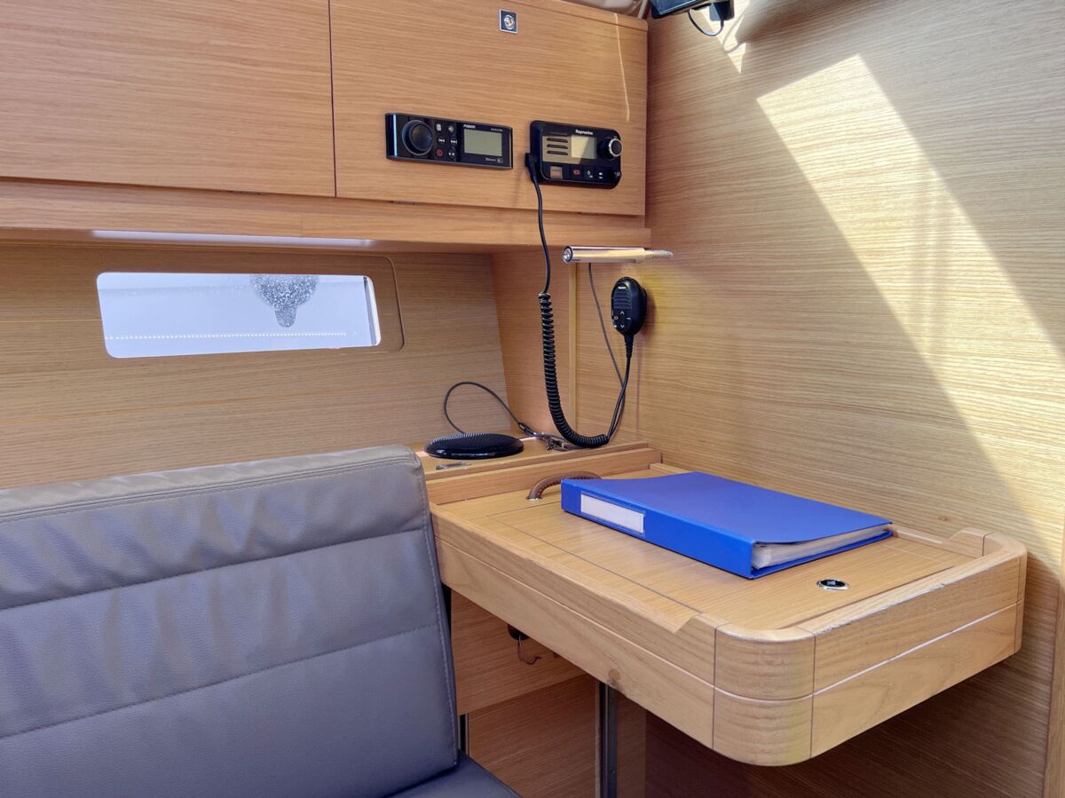 Sailing Yacht Dufour 382 Sailing World Yachtbrokers Heiligenhafen 9