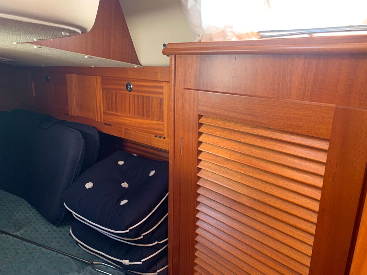 Sailing Yacht Hallberg-Rassy 34 Sailing World Yachtmakler Heiligenhafen 32