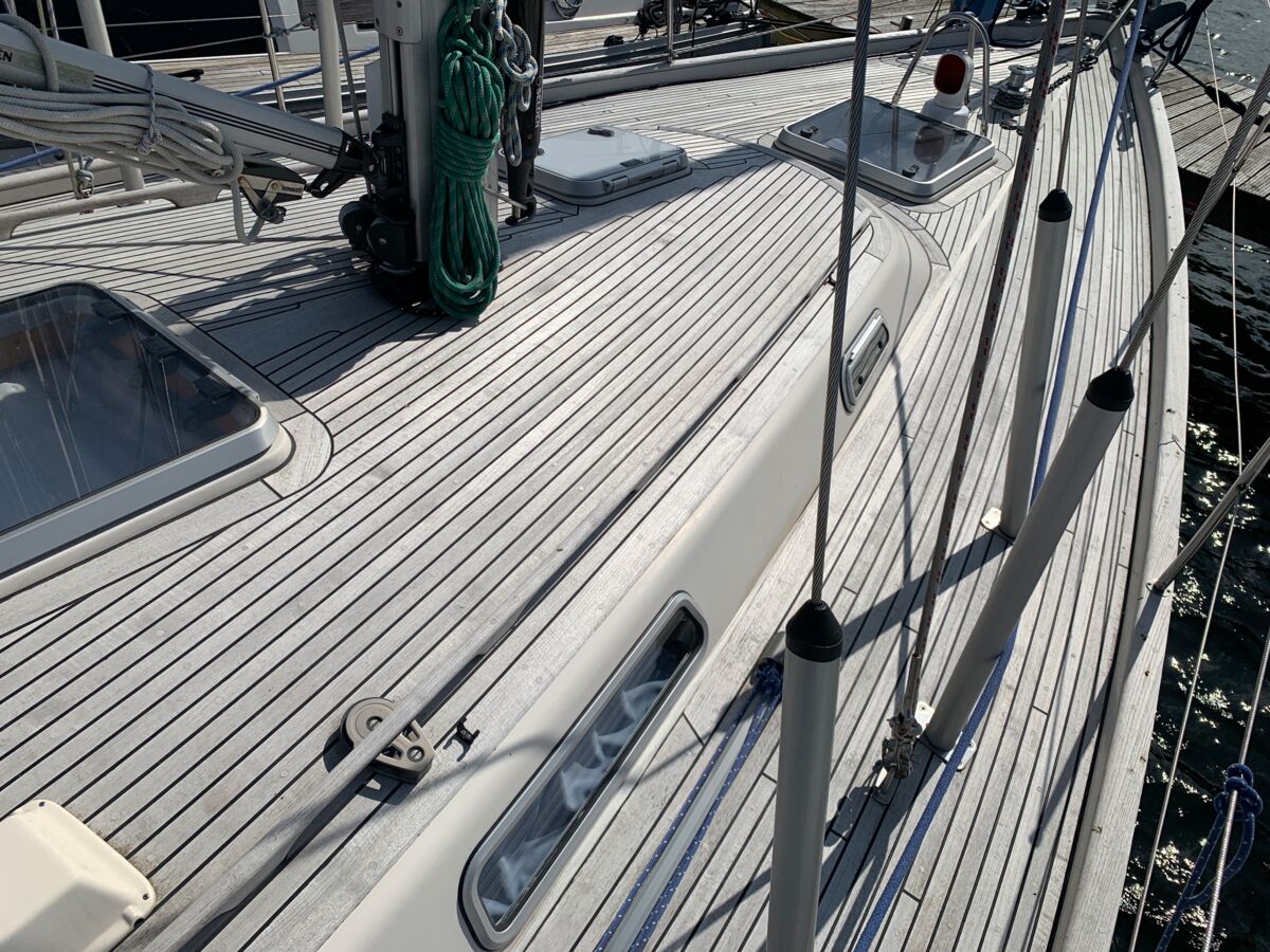 Sailing Yacht Hallberg-Rassy 42 F Sailing World Yachtbrokers Heiligenhafen 5