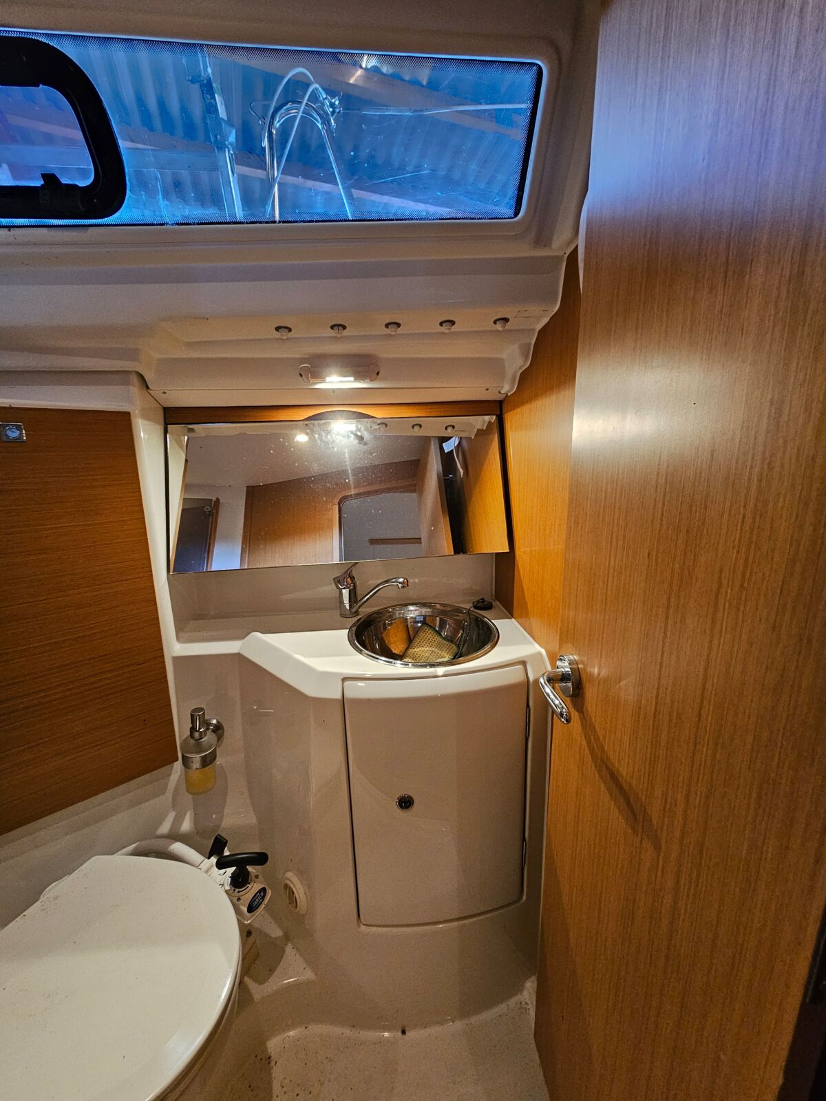 Sailing Yacht Jeanneau Sun Odyssey 36i Sailing World Yachtmakler Heiligenhafen 13