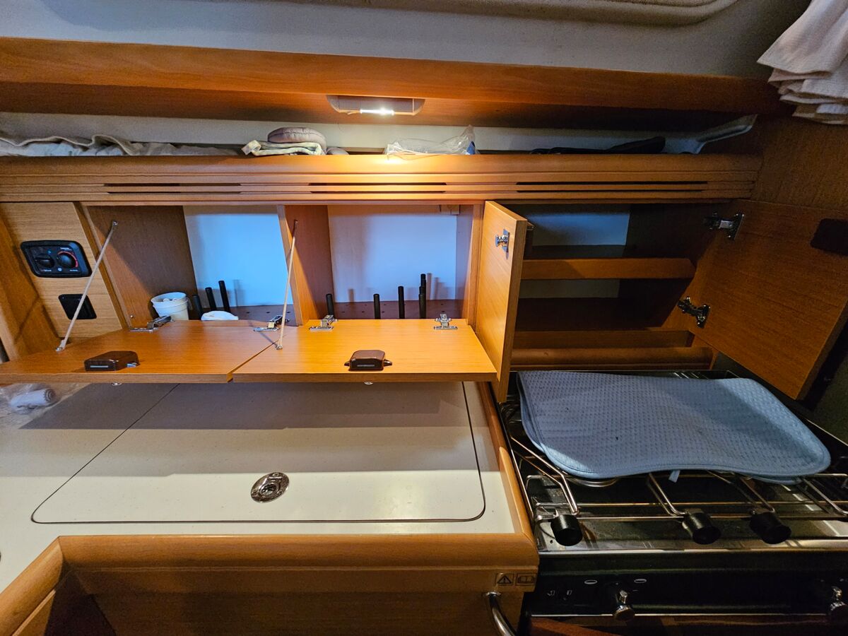 Sailing Yacht Jeanneau Sun Odyssey 36i Sailing World Yachtmakler Heiligenhafen 20