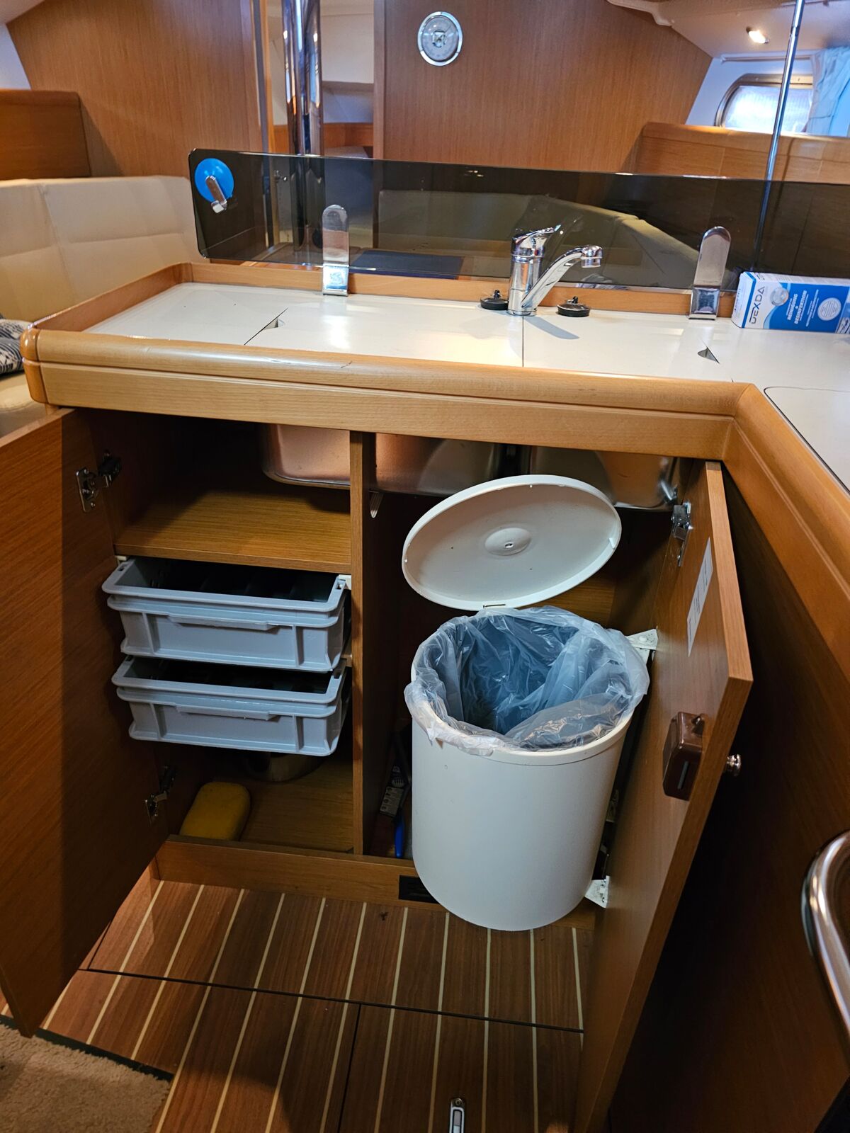 Sailing Yacht Jeanneau Sun Odyssey 36i Sailing World Yachtmakler Heiligenhafen 21
