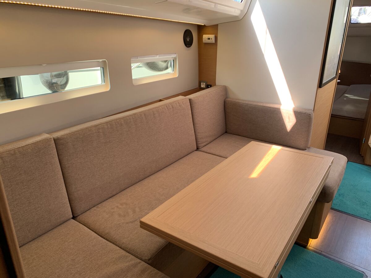 Sailing Yacht Jeanneau Sun Odyssey 410 Sailing World Yachtbrokers 29