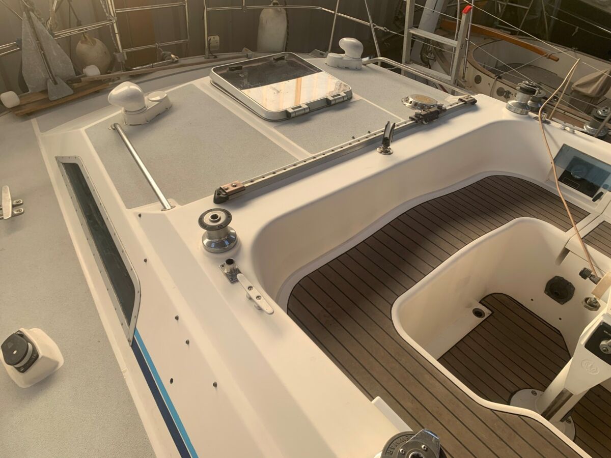 Sailing Yacht Moody 37 Sailing World Yachtbrokers 5