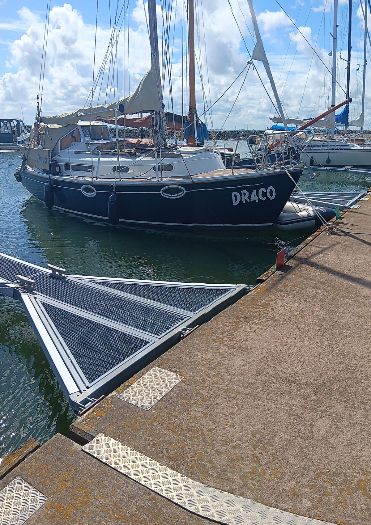 Sailing Yacht Snapdragon Sailing World Yachtbrokers 24