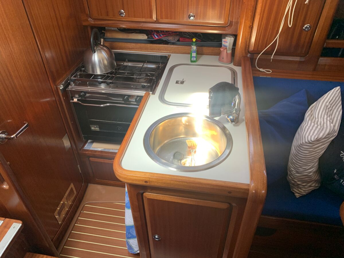 Segelyacht Bavaria 34 Sailing World Yachtmakler Heiligenhafen 19