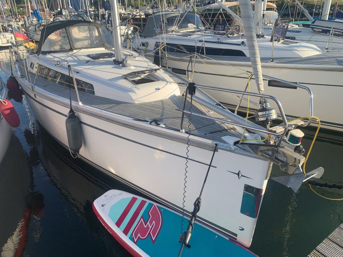 Segelyacht Bavaria Cruiser 33 Sailing World Yachtbrokers Heiligenhafen 1