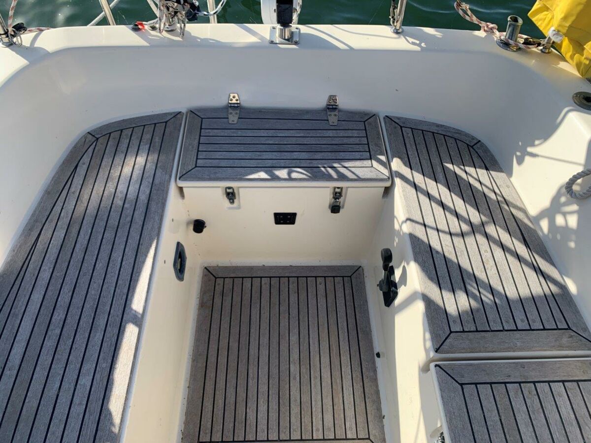 Segelyacht Hallberg-Rassy 29 Fehmarn Sailing World Yachtmakler 15