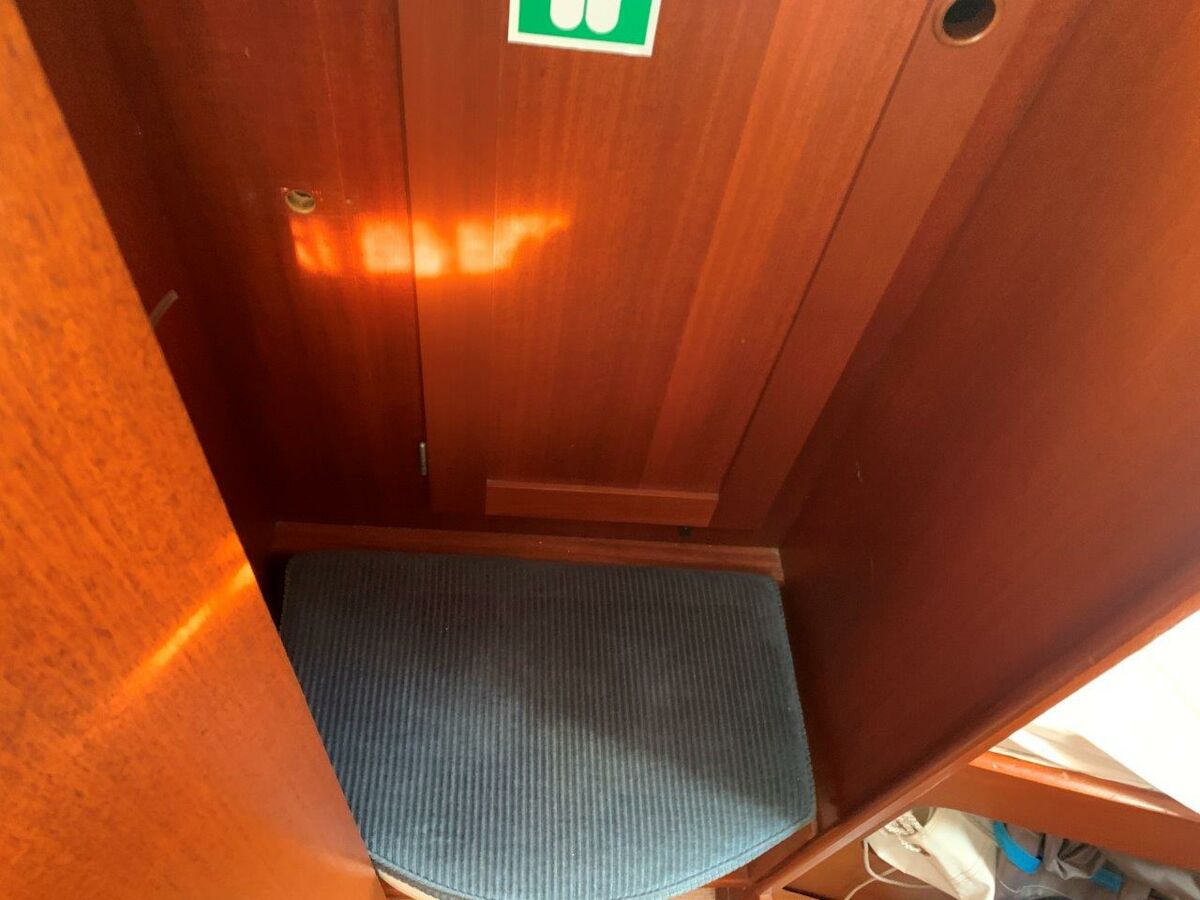 Segelyacht Hallberg-Rassy 29 Fehmarn Sailing World Yachtmakler 54