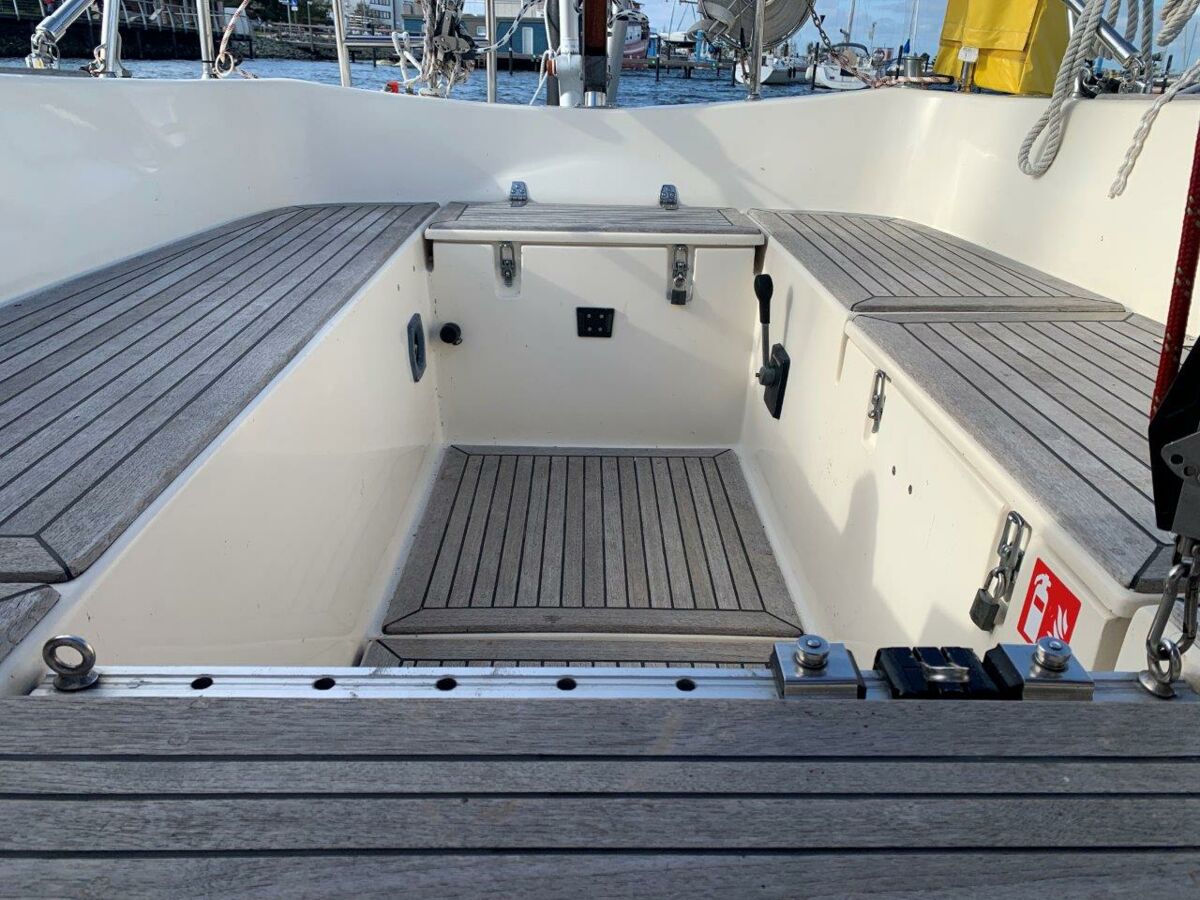 Segelyacht Hallberg-Rassy 29 Fehmarn Sailing World Yachtmakler 61