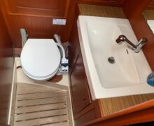 Segelyacht Hallberg-Rassy 352 Scandinavia by Sailing World Yachtbrokers Heiligenahafen 20
