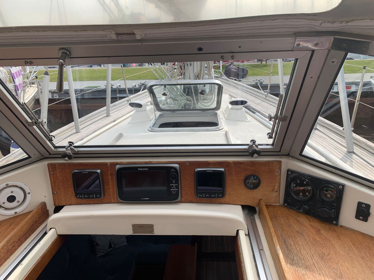 Segelyacht Hallberg-Rassy 352 Scandinavia by Sailing World Yachtbrokers Heiligenahafen 44