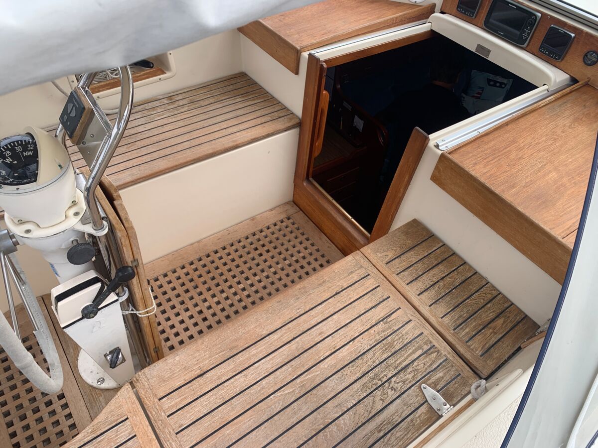Segelyacht Hallberg-Rassy 352 Scandinavia by Sailing World Yachtbrokers Heiligenahafen 6
